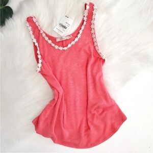 🆕 Elodie | Embroidered Dainty Daisy Tank Top Size XS